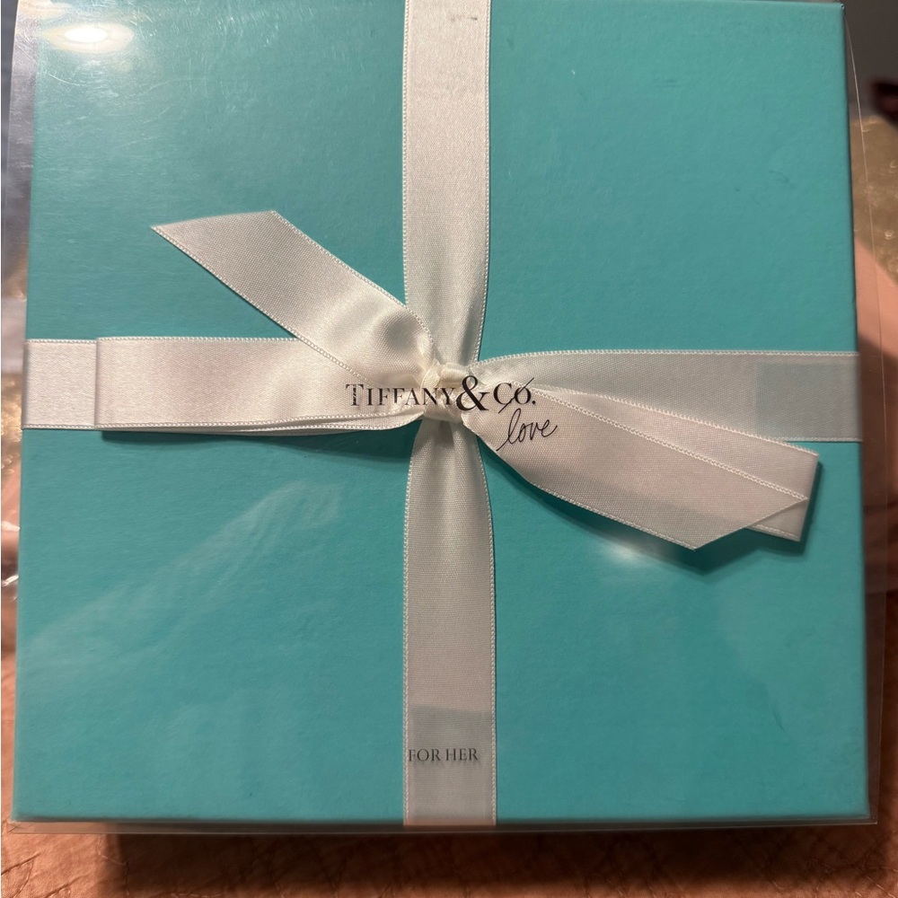 NWT!! Tiffany & Co. Love Perfume and Lotion Set - Picture 3 of 3